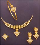 Code KJDN 1512Gold 18 ktWeight 55 gmsDiamond 6.5 ct, click here to see large picture.