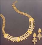 Code KJDN 1520Gold 18 ktWeight 60 gmsDiamond 7 ct, click here to see large picture.