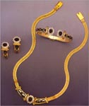 Code KJGJC 2916Gold 22 ktWeight 55 gmsCubic Zircons 4 ctblue sapphire 5 ct, click here to see large picture.