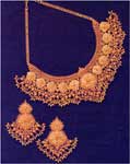 Code KJWSN 4904Gold 22 ktWeight 35 gms, click here to see large picture.